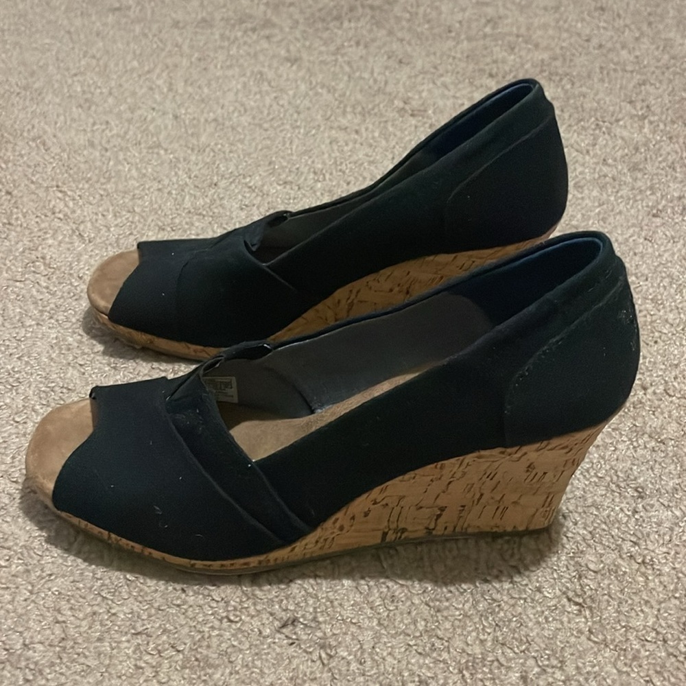 TOM’S black peep toe wedges size 9W